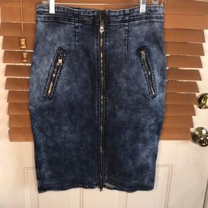 DKNY JEANS zipper front size 12 jean skirt denim